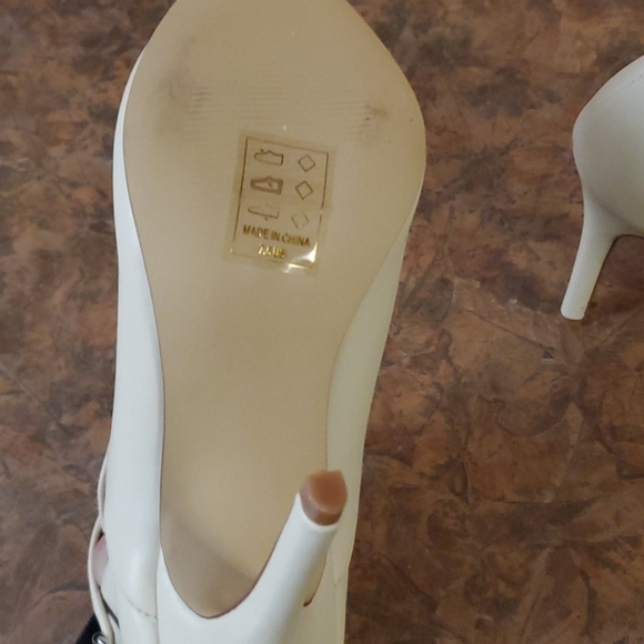 Boots - Picture 3 of 3